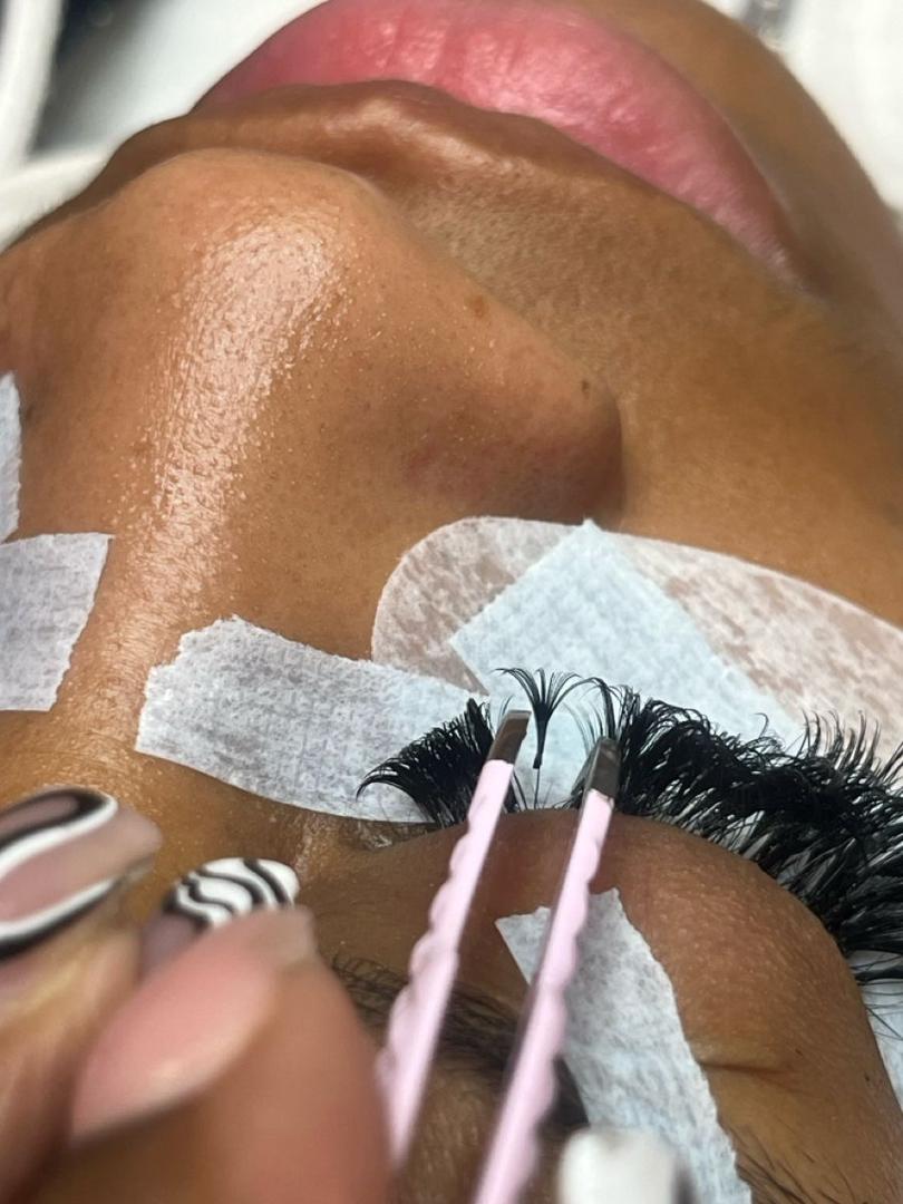 Lashes & Brows